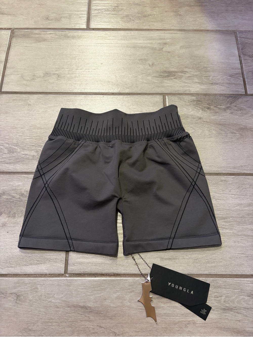 YoungLA Women’s Batman Seamless Shorts Size Medium Charcoal Grey NEW